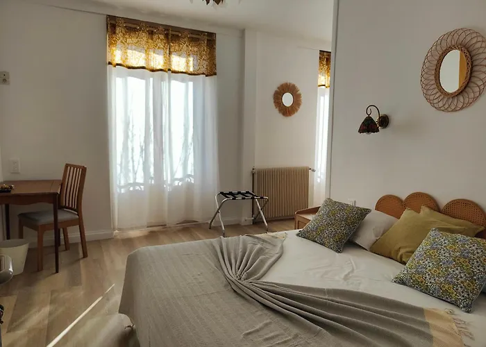 Au Val Dore 2* Ла-Бурбуль