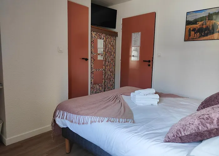 Отель Au Val Dore 2*